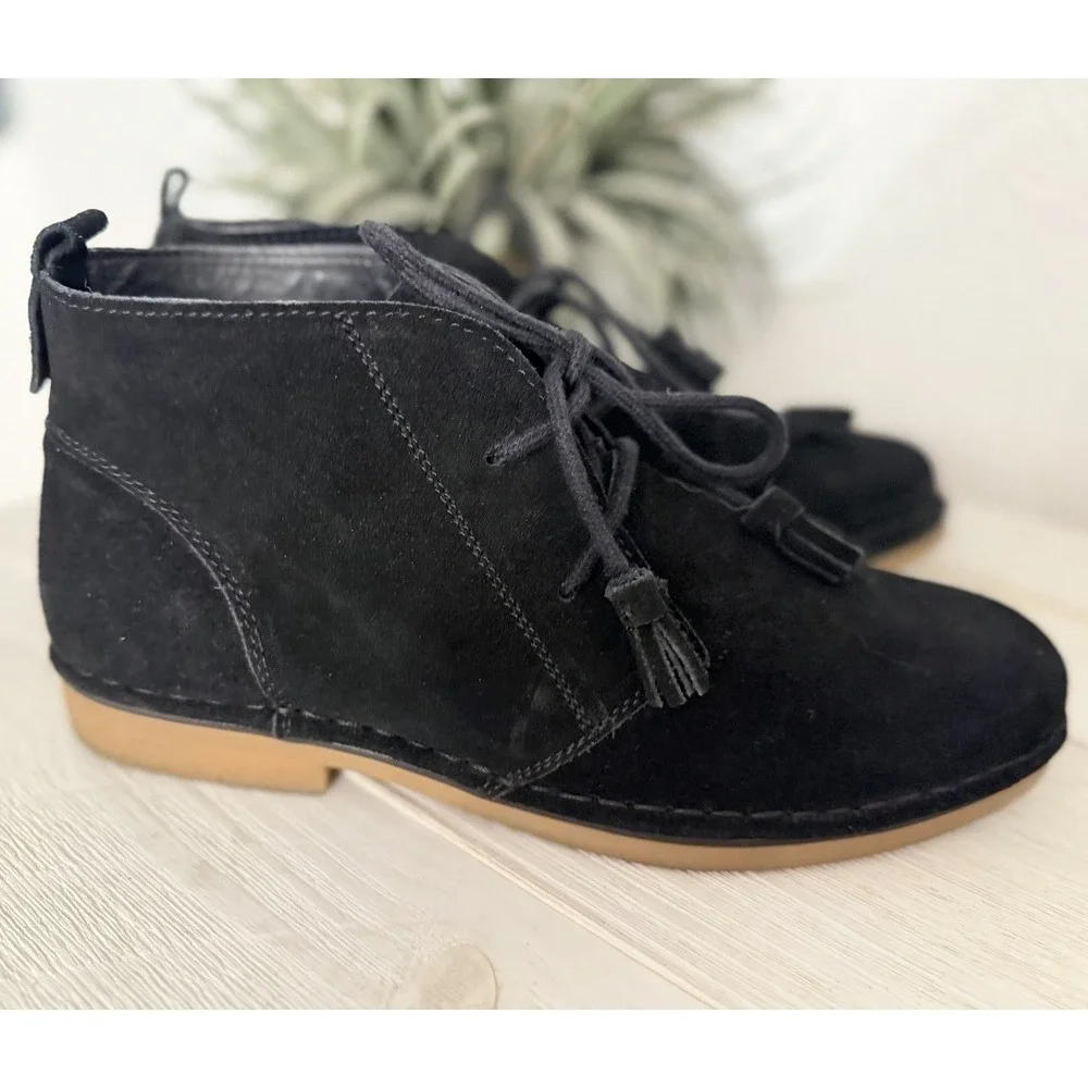 Tommy Bahama Ankle‎ Boots Women Size 9 Evert Black Suede Leather Chukka Tassel